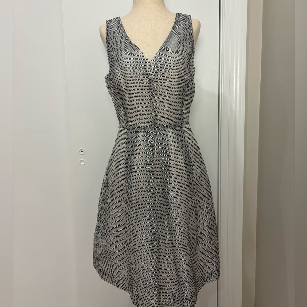Banana Republic Black and white print dress size 6
